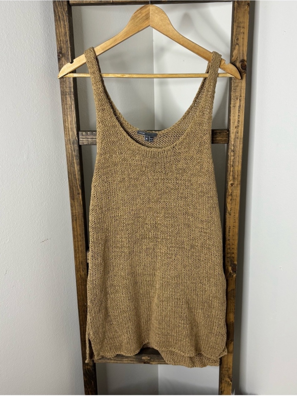 Vince. Knitted Sleeveless Tank Top in Camel Size M